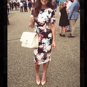 Classy floral structured midi dress.